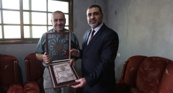 النائب العام يكرم د.أنور البرعاوي لمسيرته الحافلة في خدمة المشروع الوطني