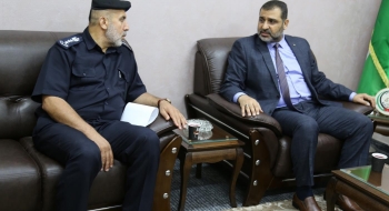 خلال اجتماعه بمساعد مدير عام الشرطة لشؤون محافظات وقيادات مجتمعية...النائب العام/ نؤكد على الشراكة وتعزيز الإجماع الوطني والامتثال لسيادة القانون والحفاظ على الاستقرار المجتمعي