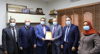 النائب العام، يكرم الاستاذ/عصام يونس، لحصوله على الجائزة الفرنسية الألمانية لحقوق الإنسان وسيادة القانون للعام 2020