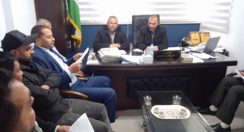 مدير نيابة خانيونس الكلية يجتمع بالطاقم الإداري والفني للنيابة