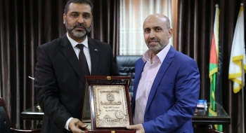 النائب العام ورئيس ديوان الموظفين يؤكدان على خدمة المواطن وتعزيز قيم النزاهة.