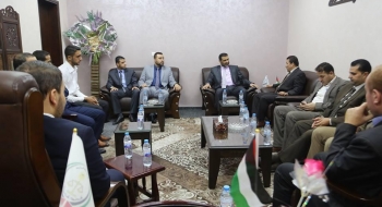 خلال استقباله الهيئة التدريسية لقسم الشريعة والقانون بالجامعة الاسلامية