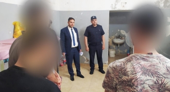 نيابة الوسطى الجزئية تُجري زيارة تفقدية مفاجِئة لنظارة مركز شرطة دير البلح