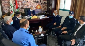 رئيس نيابة الوسطى وقيادة شرطة المحافظة يؤكدون على تشديد الإجراءات بحق المخالفين لتعليمات السلامة والوقاية 