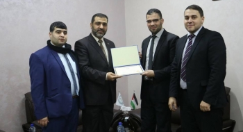 النائب العام يكرم وكيل النيابة ا. عيسى ابو شنب