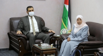 خلال استقباله لوكيلة وزارة شئون المرأة وممثلي المؤسسات النسوية النائب العام/ مجتمعنا محافظ على قيمه، ونؤكد  على حماية ونصرة الضعفاء وأن القانون فوق الجميع