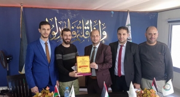 نيابة الوسطى الجزئية تُكرّم الموظف المتميز عن الربع الأول من العام 2023