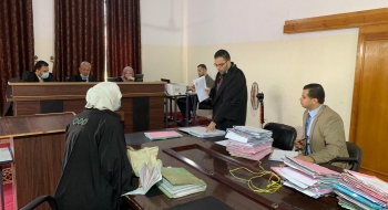 السلطة القضائية تعقد محاكمات بمركز إصلاح وتأهيل طيبة  تُسهم بتخفيف تكدّس النزلاء