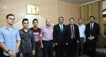 النائب العام يكرم أبناء الموظفين الناجحين بالثانوية العامة