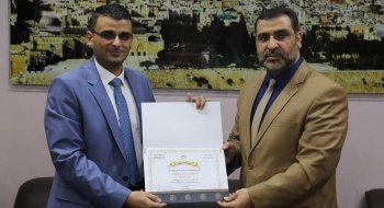 النائب العام ورئيس المكتب الفني ورئيس ديوان النائب العام يكرمون الاستاذ حسني محمد الهباش