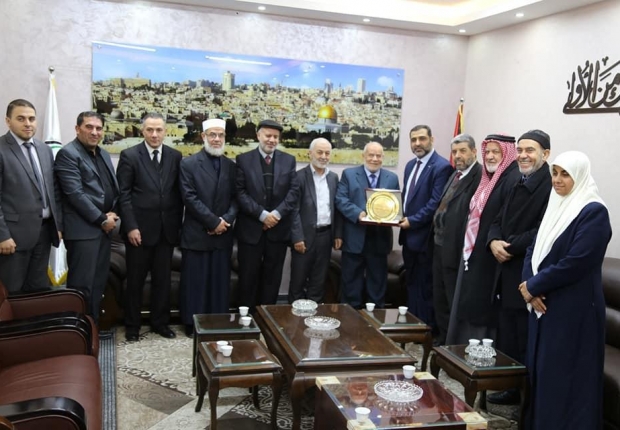 رئيس المجلس التشريعي الفلسطيني يهنئ النيابة العامة لحصولها على جائزة النزاهة لعام 2019