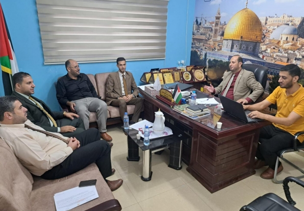 مدير نيابة الوسطى الجزئية يجتمع مع أعضاء النيابة
