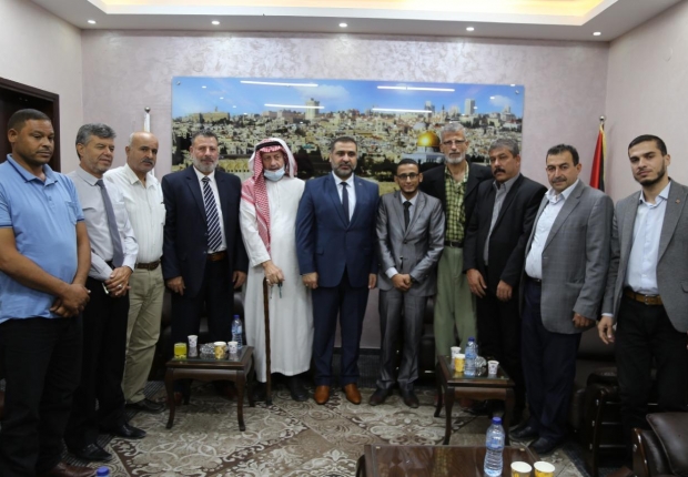 النائب العام يستقبل تجمع مخاتير ووجهاء حي الأمل بخانيونس ويؤكد على الاستمرار في دعم رجال الإصلاح والمخاتير في تحقيق السلم المجتمعي