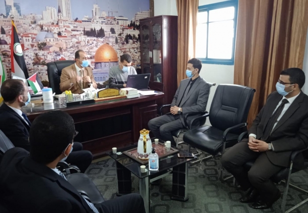 رئيس نيابة الوسطي يناقش مع أعضاء النيابة تقييم الأداء والنهوض بجودة الخدمات العدلية للمواطنين
