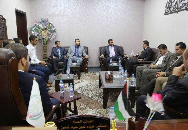 خلال استقباله الهيئة التدريسية لقسم الشريعة والقانون بالجامعة الاسلامية