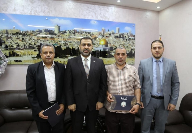 النائب العام يكرم مدير عام التراخيص بوزارة الاتصالات وتكنولوجيا المعلومات م زياد الشيخ ديب وأ عمر المعصوابي من دائرة المقاسم الحكومية