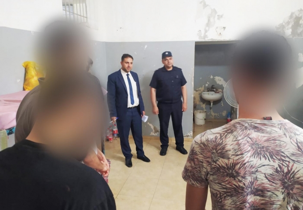 نيابة الوسطى الجزئية تُجري زيارة تفقدية مفاجِئة لنظارة مركز شرطة دير البلح