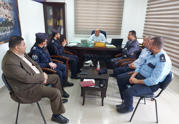نيابة غزة الجزئية الدائرة الثالثة تعقد اجتماعا مع شرطة مرور غزة