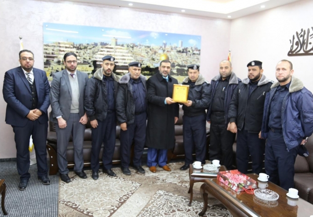 مدير شرطة محافظة الوسطى يهنىء النيابة العامة لحصولها على جائزة النزاهة لعام 2019