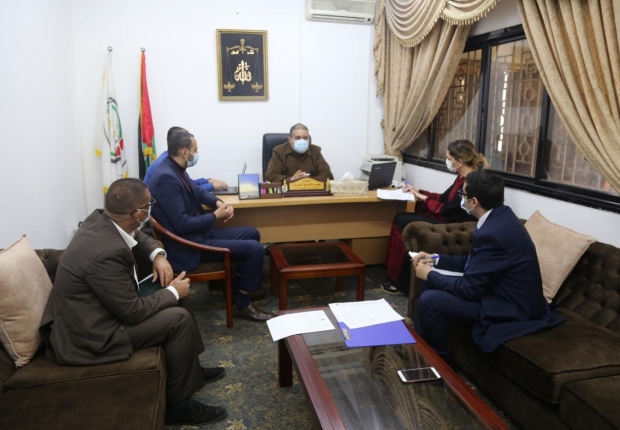 رئيس التفتيش القضائي واللجنة الدولية للصليب الأحمر يؤكدان على تعزيز حقوق النزلاء ويناقشان العقوبات البديلة عن الاحتجاز