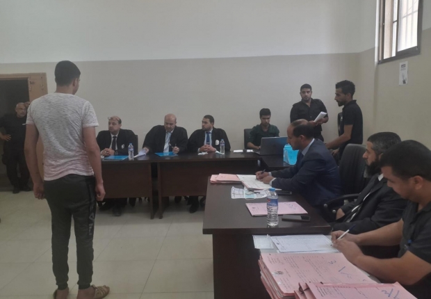 السلطة القضائية تعقد محاكمات بسجن أصداء المركزي تسهم بتخفيف تكدّس النزلاء