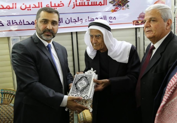 النائب العام خلال زيارته لوجهاء ومخاتير محافظة خانيونس.