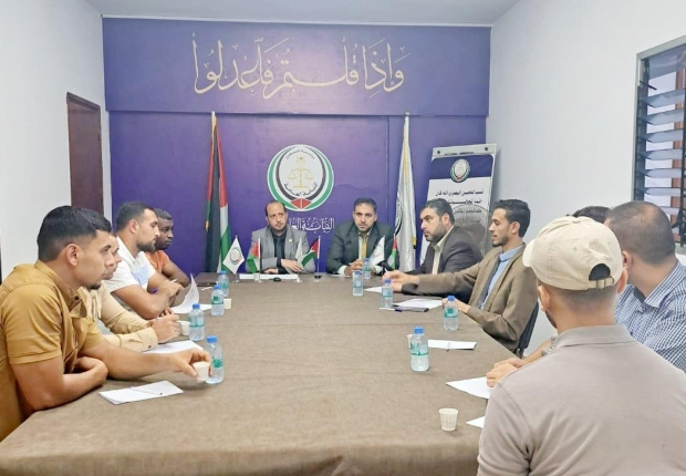 نيابة الوسطى الجزئية تعقد اجتماعاً مع ضباط شرطة مكافحة المخدرات في المحافظة الوسطى