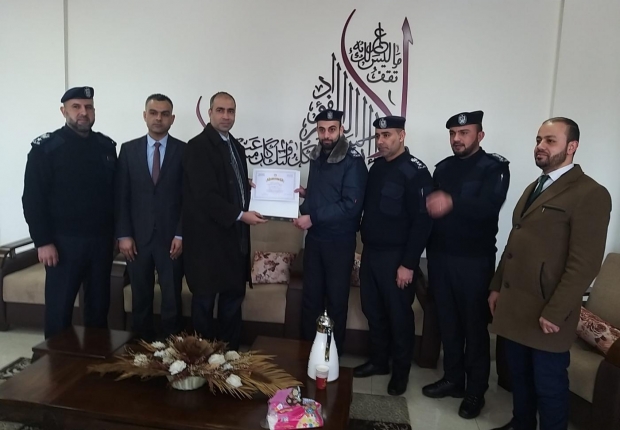  نيابة غزة الجزئية الثانية تكرّم قيادة مركز شرطة الرمال بمحافظة غزة