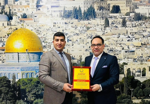 نيابة غزة الثالثة تكرّم وكيل نيابتها المسئول عن قسم الشيكات عِرفاناً بجميل جهده في نهاية فترة عمله معها