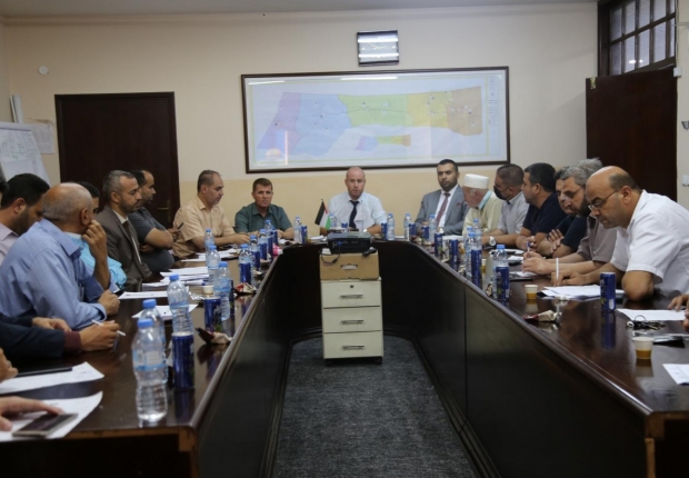 التشدد واتخاذ المقتضى القانوني بحق المخالفين لشروط السلامة والوقاية في أماكن تعبئة الغاز العشوائية