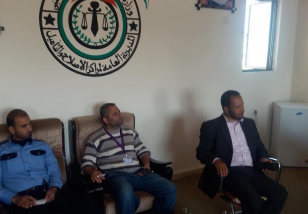 رئيس نيابة دير البلح الكلية/ يناقش محددات الاجازات البيتية للنزلاء