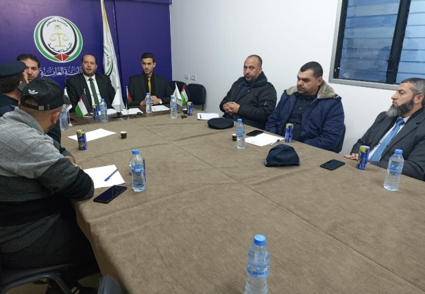 نيابة الوسطى الجزئية تجتمع مع مسؤولي أقسام التنفيذ في المراكز الشرطية في المحافظة الوسطى