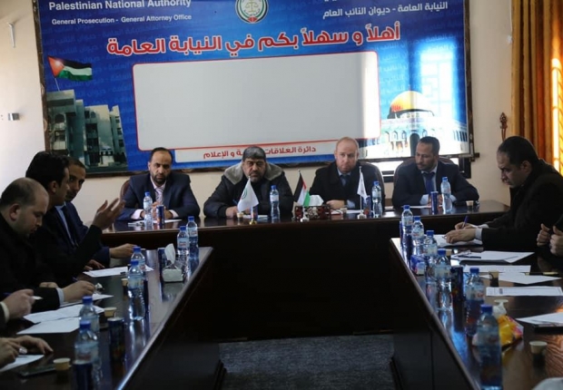 المكتب الفني في النيابة العامة يعقد ورشة عمل مع قيادة الأدلة الجنائية
