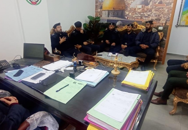 نيابة خانيونس الجزئية تجتمع مع قيادة شرطة مرور محافظة خانيونس