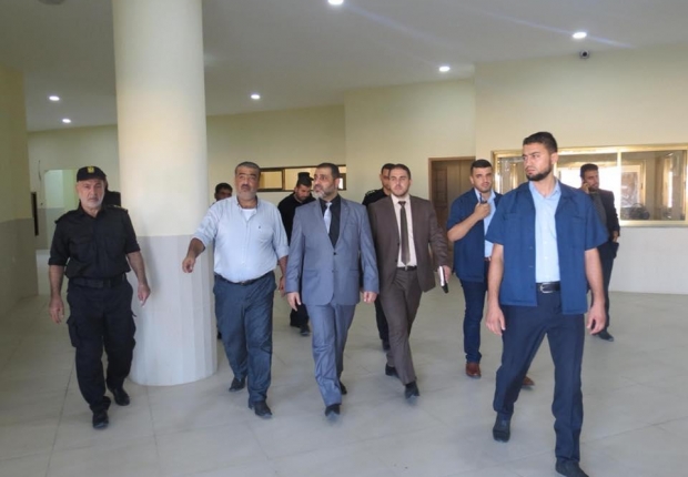 النائب العام يطمئن على سلامة الإجراءات القانونية والظروف المعيشية للنزلاء في سجن أصداء المركزي