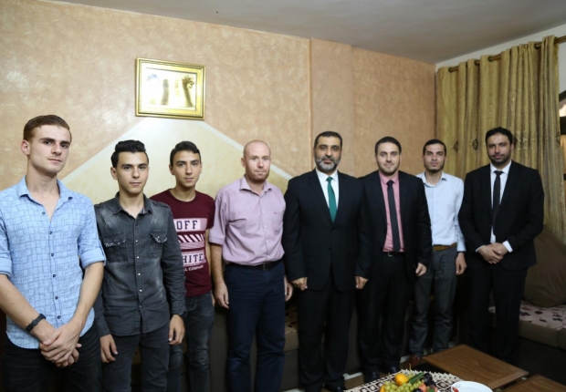 النائب العام يكرم أبناء الموظفين الناجحين بالثانوية العامة