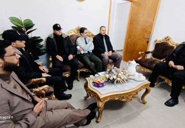 نيابتا خانيونس الكلية والجزئية تعقدان اجتماعاً مع قيادة الشرطة البحرية بالمحافظة