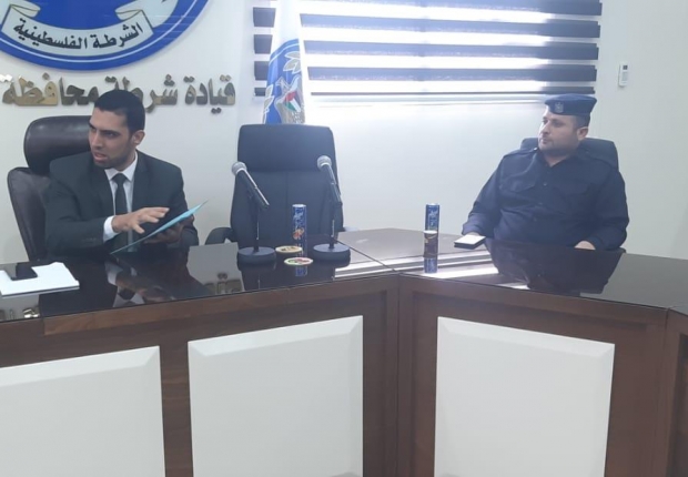 وكيل نيابةشمال غزة  يلقي محاضرة  تدريبة لضباط  التحقيق عن ادارة الملف الجزائي