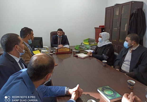 النيابة الجزئية ومحكمة الصلح في محافظة خانيونس تناقشان سبل تعزيز خدمة المواطنين وارساء العدالة