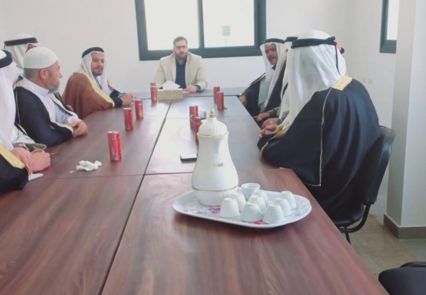 نيابة خانيونس الجزئية تنظم لقاءً مفتوحاً مع وجهاء ومخاتير ورجال إصلاح منطقة القرارة بخانيونس