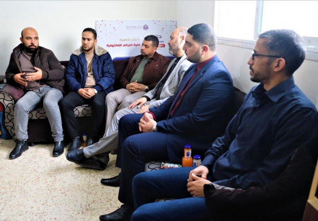 رئيس نيابة المؤسسات ومكافحة الفساد وجرائم الأموال يُجري زيارة لدوائر مباحث الجرائم الإلكترونية