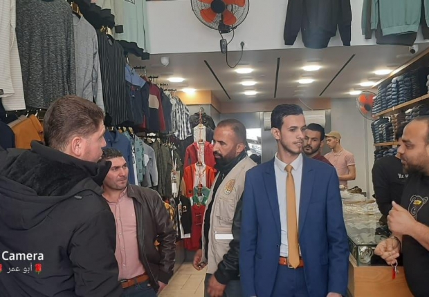 نيابة الوسطى الجزئية تُجري جولة تفقدية تفتيشية على بعض  المحال التجارية والمخابز والمولات في المحافظة الوسطى