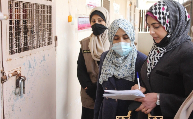 لضمان سلامة الاجراءات القانونية بحقهن ومتابعة تنفيذ الأحكام القضائية...لجنة متابعة شؤون النزيلات تستكمل جوالتها التفقدية لسجن النساء المركزي