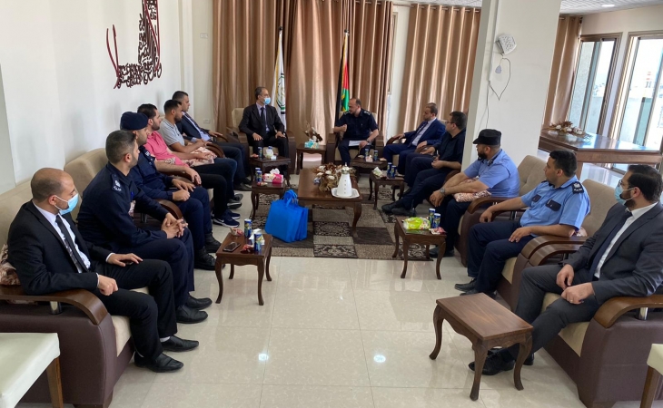 مدير نيابة غزة الثانية ومدير شرطة الرمال يؤكدان  النهوض بجودة التحقيقات وتجسيد قيم العدالة* 