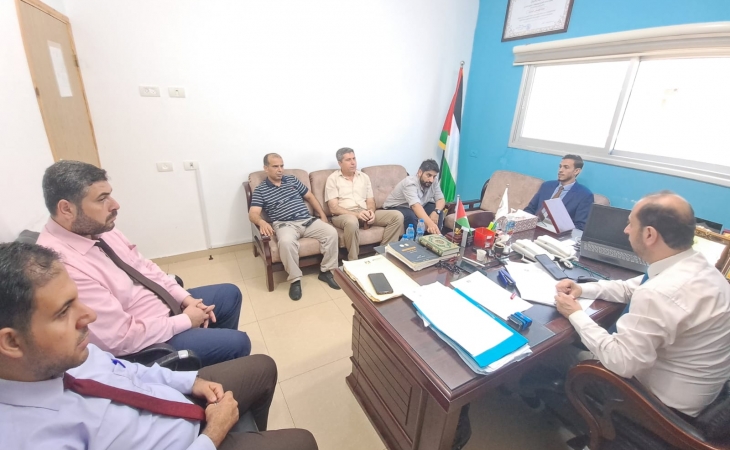نيابة الوسطى الجزئية تعقد اجتماعاً مع أطباء قسم الاستقبال والطوارئ في مستشفى شهداء الأقصى