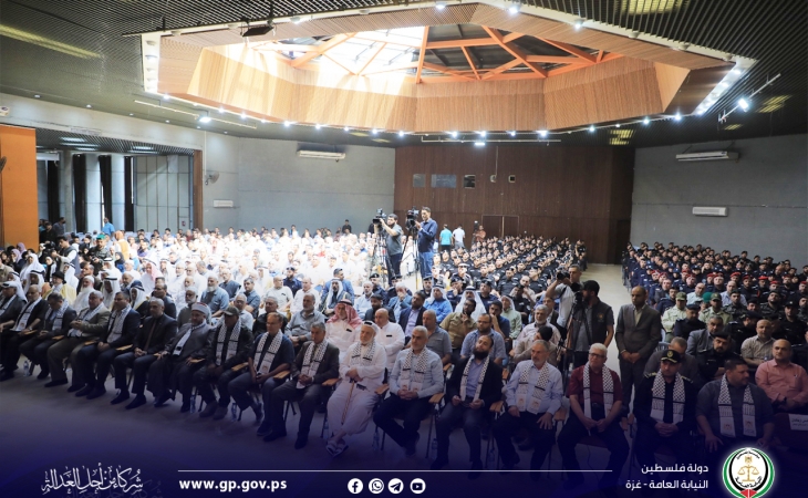 النائب العام "نؤكد أن قرارنا واضح بأننا لن نكتفِ بكسر الأيدي بل سنكسر أعناق كل من تسوّل له نفسه ويستبيح دماء رجال الأمن والشرطة الفلسطينية"