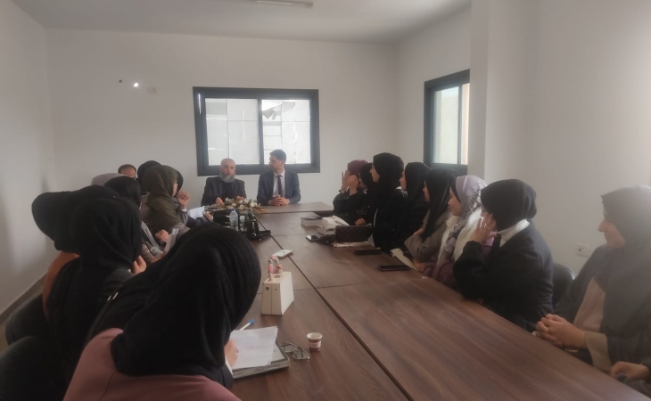 نيابة خانيونس الجزئية تستقبل طالبات كلية الشريعة و القانون بالجامعة الإسلامية
