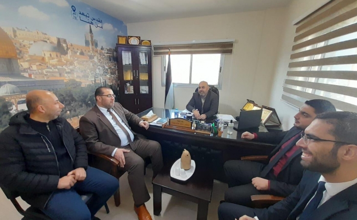 رئيس النيابات المتخصصة يعقد اجتماعاً مع أعضاء النيابة للمتابعة الدورية للعمل
