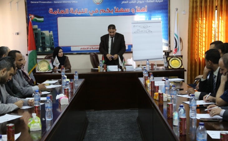 المكتب الفني بالنيابة العامة يعقد دورة تدريبية بعنوان القضاء الإداري والمدني