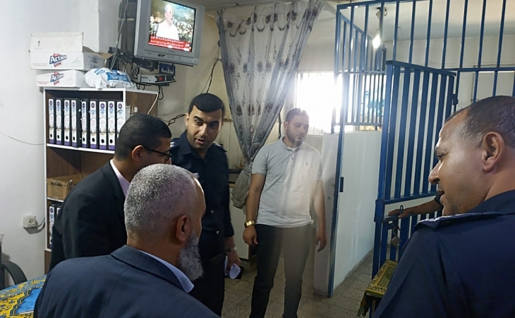 نيابة خانيونس الجزئية تُجري زيارة تفقدية لمركز شرطة القرارة
